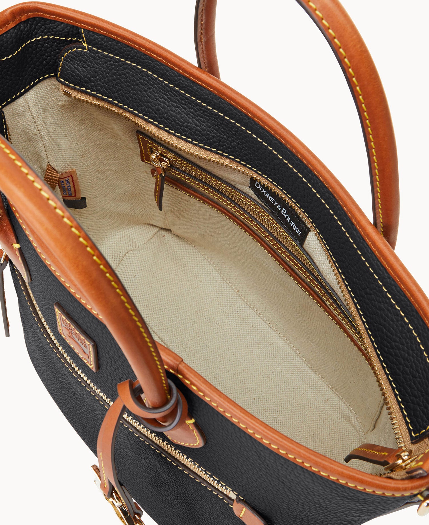 B1963G_9PBLPAKR_ALT2